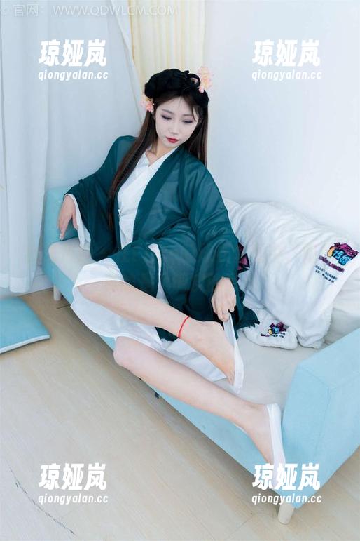 物恋传媒 - 在Elise的泳衣套图中，阳光真的是个调皮的家伙