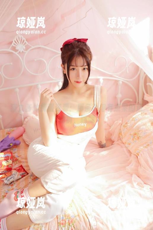 猫九酱 猫九酱体操服资源:那条勒得有点紧的运动裤,嘿嘿