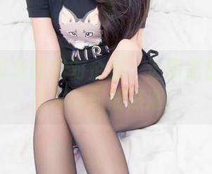 神乐坂真冬的绝对企划：透明黑白水手服引发的图册热潮！