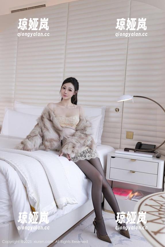 秀人网-周大萌 秀人网 - 周大萌婚纱套图:婚礼现场已准备好,来不来一点资源?
