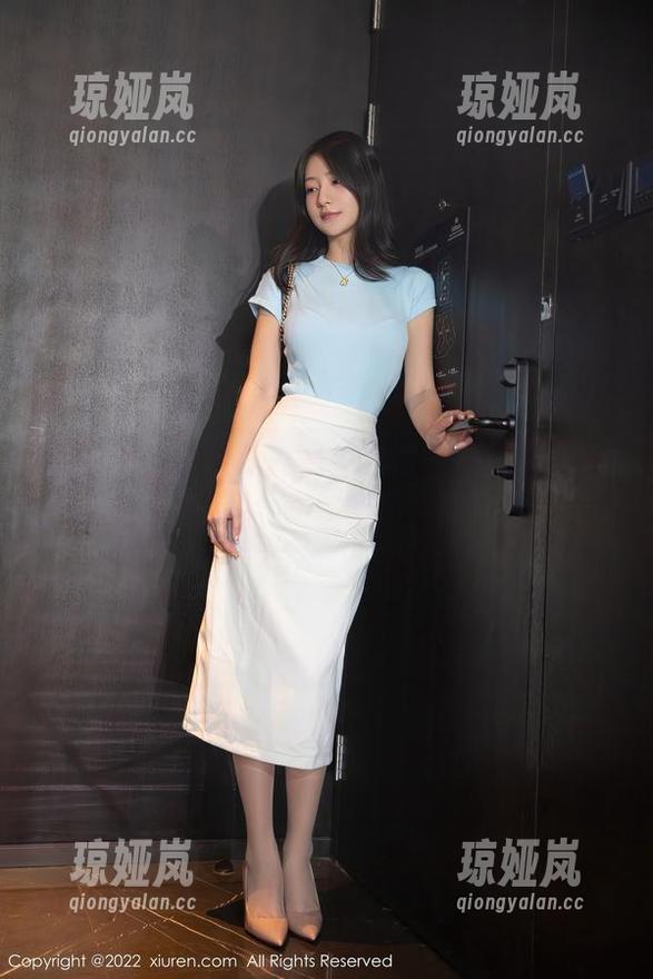 秀人网 - 李若汐为奶牛代言，高清写真满分温柔