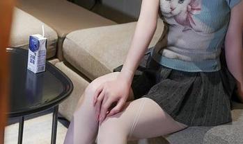 秀人网 – 杨晨晨Yome的黑丝美腿写真，为生活调味的一抹神秘。