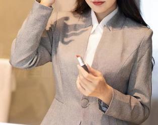 秀人网 – 梦心玥的海边冒险：不只是在线，图片里面的她也太会撩了吧？