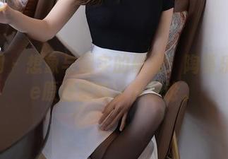 秀人网 – 想象与现实的碰撞：陶喜乐_lele原图里的泳衣理论。