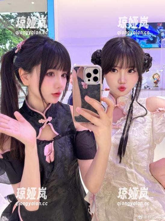 秋山AkI 秋山AkI的mirror彩云,套图下载,或许能让你刹那间忘记烦恼!
