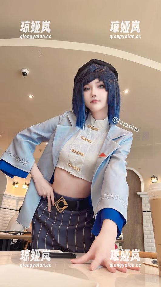 花兮_honoka 在私房里邂逅花兮_honoka:皮衣与图片交织的微妙瞬间