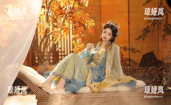 苏嫣嫣阿姨 苏嫣嫣阿姨蓝色连衣裙的美图,果然是红唇与优雅的完美邂逅,这套图值回票价!