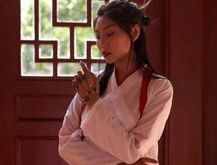 蜜桃社 – 别问我为什么，Suki镂空合集就是这么让人‘空’心！