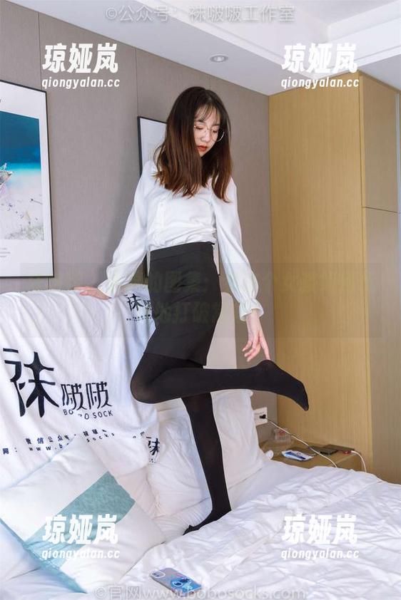袜啵啵-小淳 袜啵啵 - 小淳的图集:看这个女孩如何优雅地打破常规!