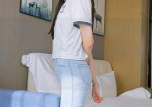 袜啵啵 – 看芝士的女友：原图是魂牵梦萦的那一刻，套图则是无限回味的在线练习！