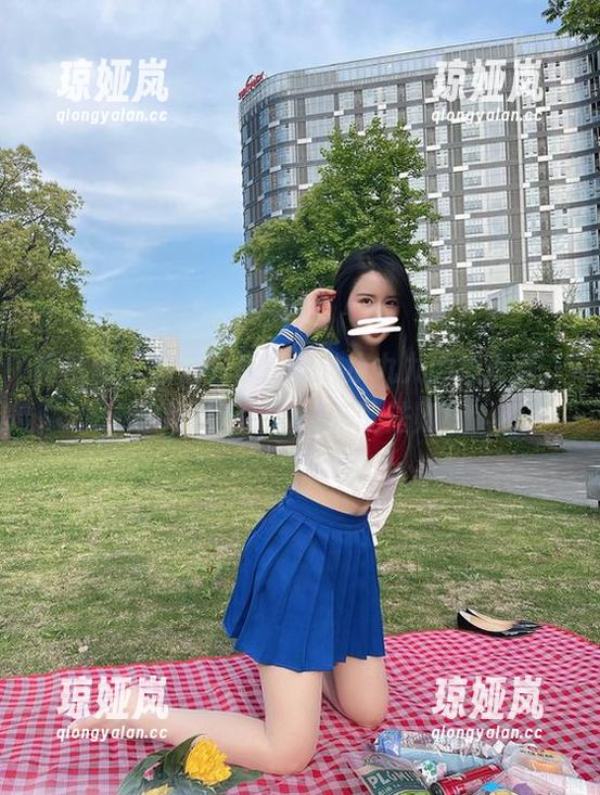 微密圈 - 高清分享！软妹小九九的短裤秀，你绝对没见过的搭配法则！
