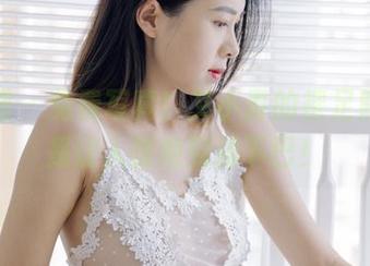 轰趴猫 – 免费写真！艾小青的裸足照，真是让人惊艳到掉下巴！