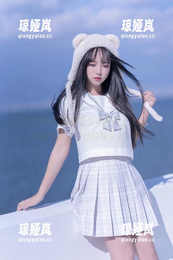 过期米线线喵 当过期米线线喵的私房写真遇上‘绿’,竟意外有种微妙的吸引力?!