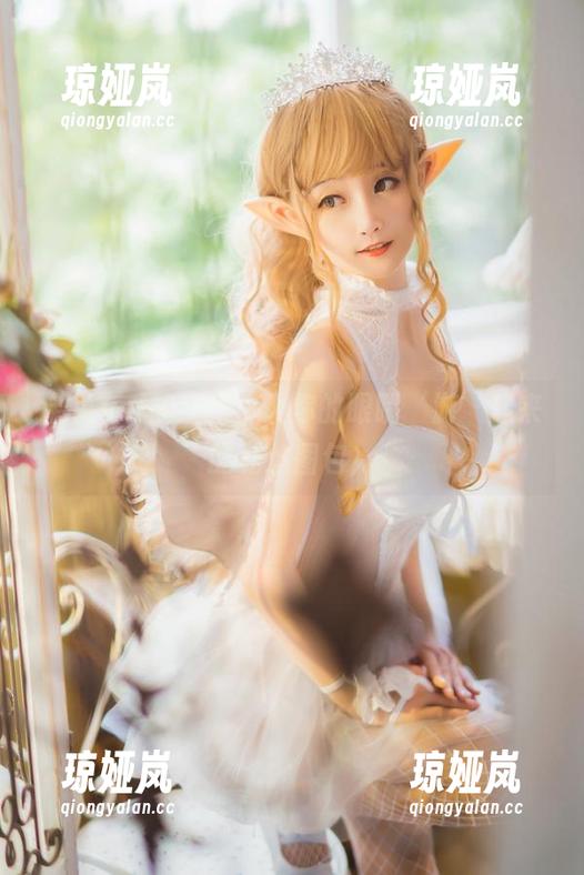 金鱼yui 金鱼yui的红裙:让你的眼睛‘游’起来的私拍图包!