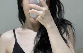 微密圈 – 不就是铁锤姐姐吗？来看看她的美腿免费图册，一步步走向欲望的边缘！