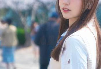 私房写真中的陆卿卿kyokyo，透明得让人心里发烫