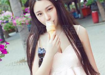 青豆客 – 佟蔓的灰丝美图合集，像是在无意间错过的一场约会。