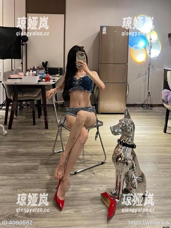黎允熙baby 微密圈 - 图库里的黎允熙baby,在白丝中找到了属于自己的优雅
